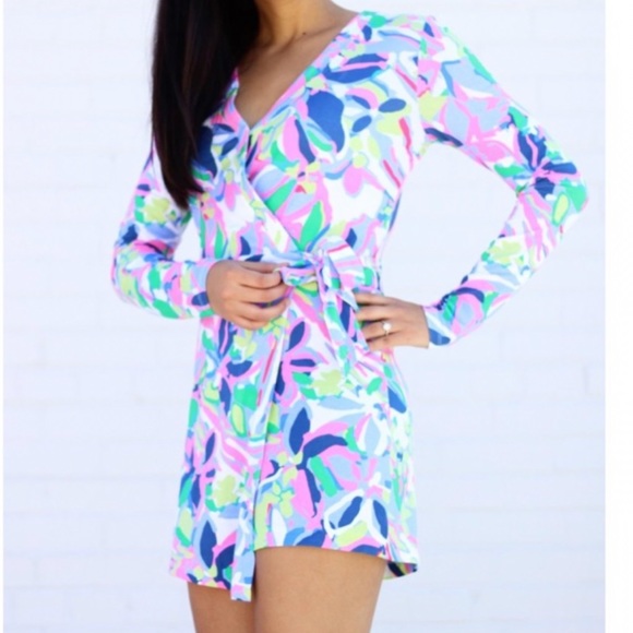 Lilly Pulitzer Tiki Wrap Romper Havin a Blast Size Small - Picture 2 of 10